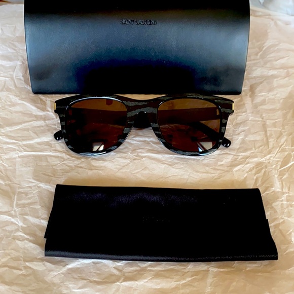 Authentic Saint Laurent sunglasses 🕶 - Picture 13 of 13